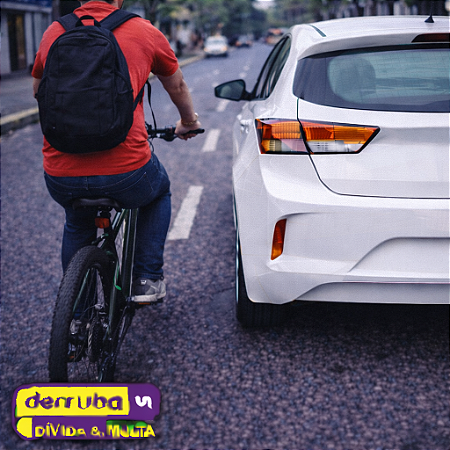 201 - Deixar de guardar a distância lateral (01m50cm) ao ultrapassar bicicleta