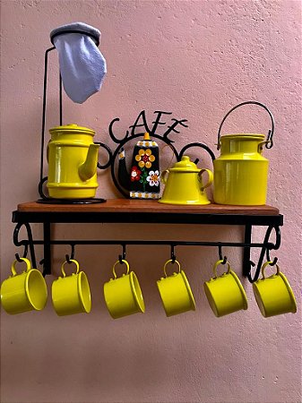 Kit Cantinho do Café com Kit Bule Amarelo em Alumínio com Canecas Amarelas  Leiteira e Açucareiro - Minas Artesanato | Loja de Moveis de Madeira,  Moveis Rusticos