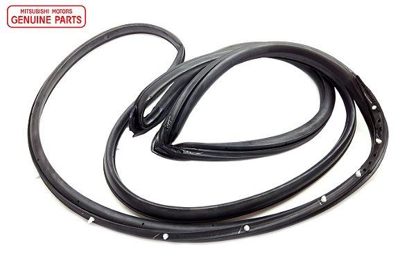 Borracha externa porta traseira LE Pajero Dakar - Original