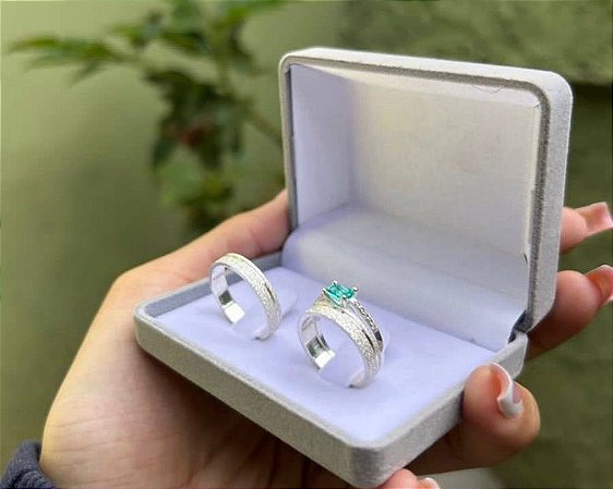 Aliança Amor eterno 4mm com solitário cravejado em Prata 950