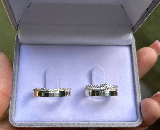 Aliança Clássica Prime 4mm com solitário cravejado em Prata 950