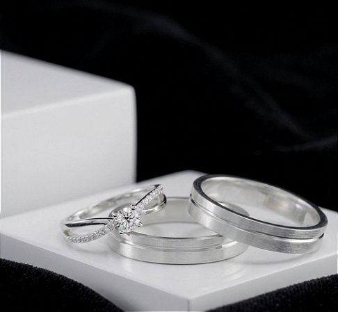 Aliança Crepúsculo 4mm com solitário cravejado em Prata 950