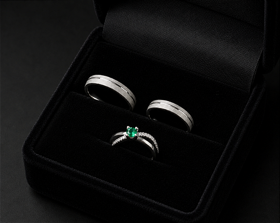 Aliança Eterna 4mm com solitário cravejado em Prata 950