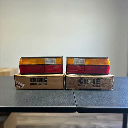 Par Lanterna Traseira Voyage 91 / 95 Original Cibié Logo Al Ambos Lados Tricolor