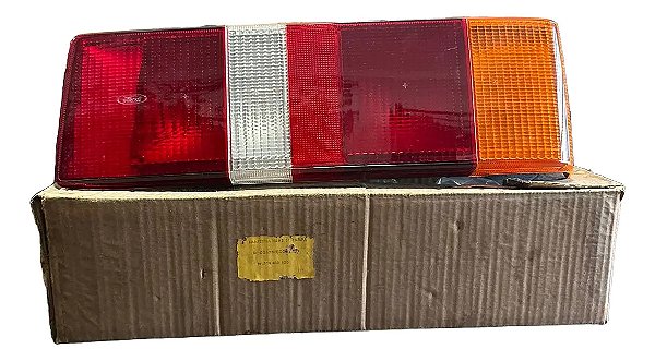 Lanterna Traseira Escort 86 / 96 Original Logo Ford Tricolor Tricolor Logo Ford