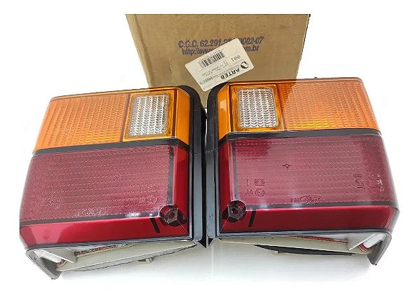 Lanterna Traseira Belina 85 A 88 Original Arteb C/ Logo Ford Ambos Lados Tricolor
