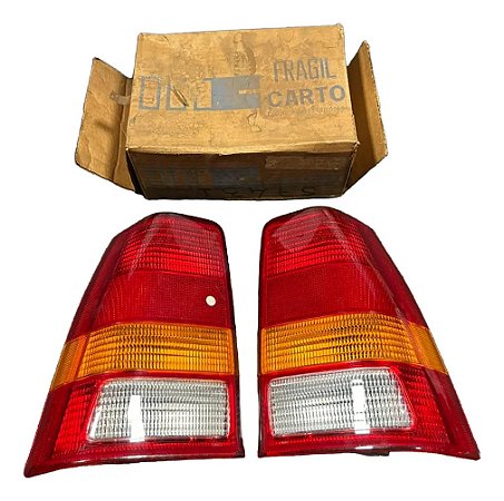 Par Lanterna Traseira Gm Kadett Tricolor Original Carto Ambos Lados Vermelho
