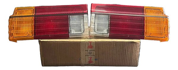 Lanterna Traseira Voyage 83 / 86 - Par Original Vw C/ Logos Ambos Lados Tricolor Friso Cromado
