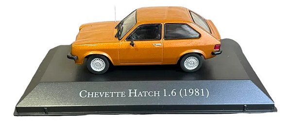 Miniatura Chevrolet Chevette Hatch 1.6 1981 Escala 1:43 Dourado-escuro