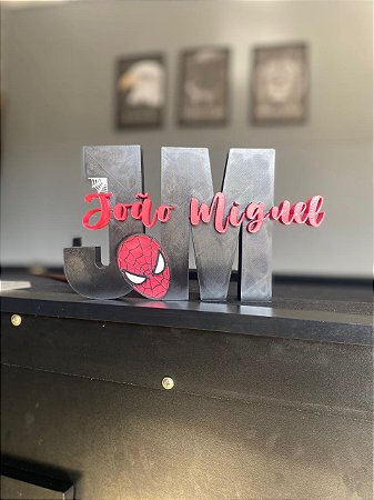 Decoração com as inicias do seu nome