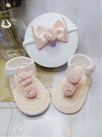 Kit Sandália Baby de Crochê com Pompons + Faixinha Meia de Seda – 100% Algodão