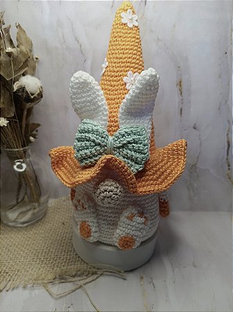 Porta-Trecos Amigurumi Gnomo Cenoura (Crochê Endurecido)