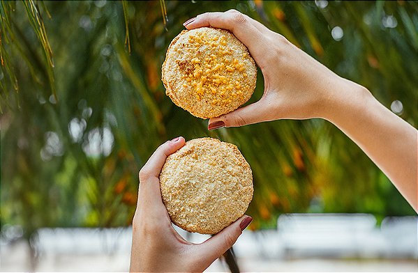 Nugfit de Frango Recheado com Alho Poró