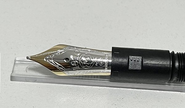 PENA 146 O M ( OBLÍQUA MEDIA ) 14K COMPLETA PARA CANETA TINTEIRO MONTBLANC