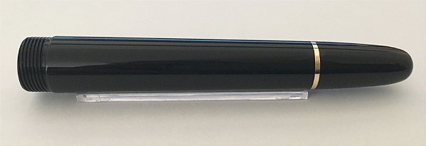 CORPO 145 CLASSIC PARA TINTEIRO COM TAMPA DE ROSCA PRETA E DOURADA MONTBLANC