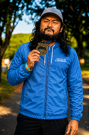 Jaqueta Corta Azul Cobalto com Capuz Repelente a água