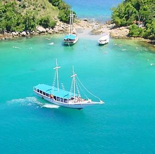 Ilhas de Angra dos Reis com Passeio de Escuna / R$ 184,00