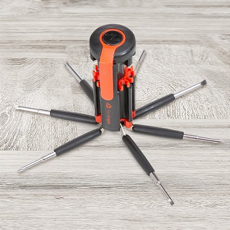KIT FERRAMENTA 7 CHAVES COM LANTERNA - FER024