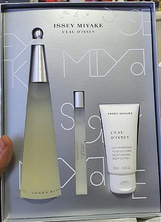 Kit Perfume Issey Miyake L'Eau D'Issey 100ml + 10ml + Hidratante 50ml
