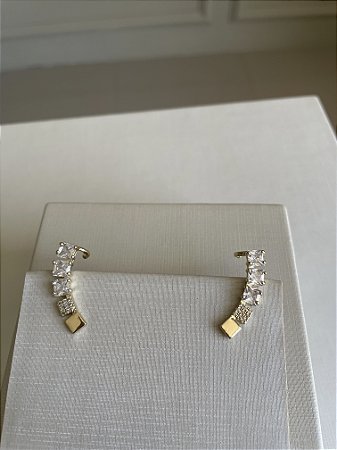 EAR CUFF CHAPINHA E ZIRCONIA QUADRADA
