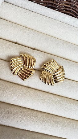 Brinco Feminino Texturizado Dourado Aço Inox Design Torcido Elegante