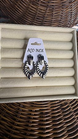 Brinco Feminino Gota Trabalhada em Aço Inoxidável Prata