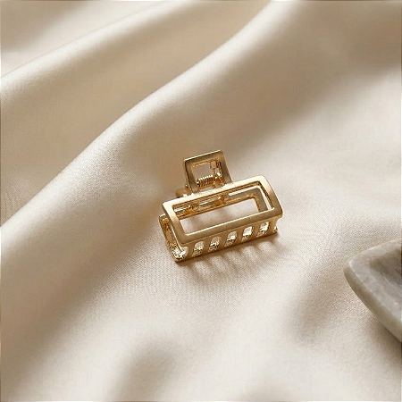 Mini Presilha Quadrada Metal Dourado