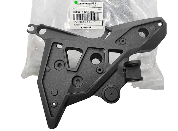 SUPORTE PEDALEIRA DIREITA VERSYS 650 - 35063-1376-18R