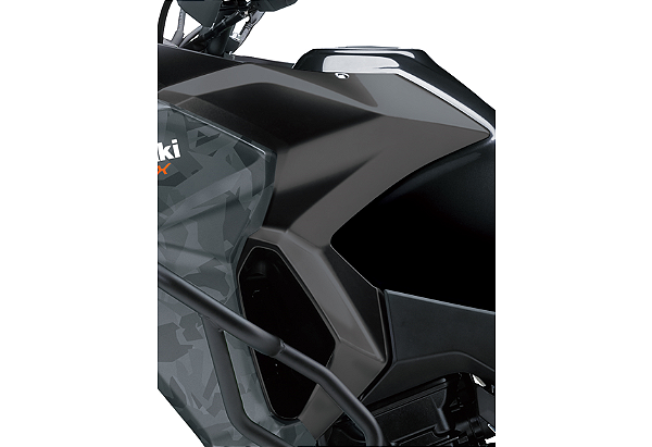 CARENAGEM LATERAL ESQ TANQUE CINZA - 55028-0628-35B