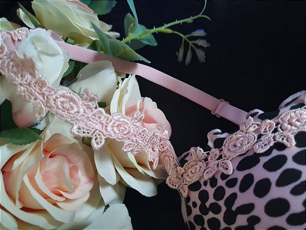 Conjunto estampa felino rosa com detalhes em guipir