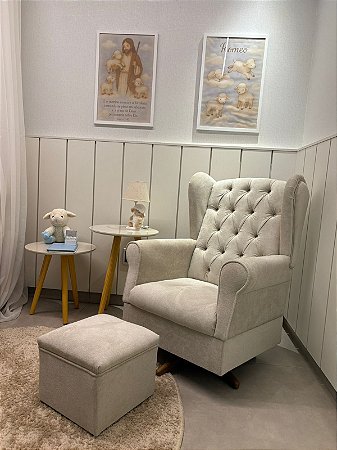 Poltrona de Amamentação com Giro e Balanço e Puff Pequeno