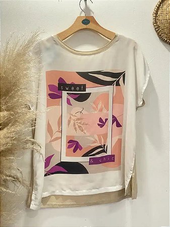 T-Shirt Bege com Estampa Floral Sweet & Chic 48