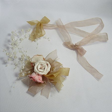 Mobile de Flores e Pérolas em fita