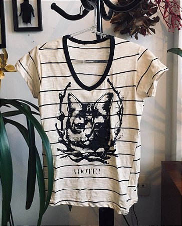 camiseta feminina listrada gata
