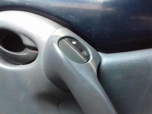 Botão Vidro Eletrico Diant.direito Ford Ka 2001 2002 2003