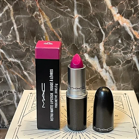 novo/sem caixa 705 Flat Out Fabulous Batom Mac Retro Matte Lipstick