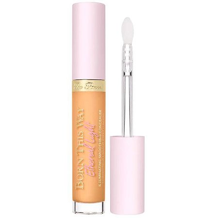 Biscotti - medium with golden undertones Born This Way Ethereal Light Smoothing Concealer corretivo 5ml