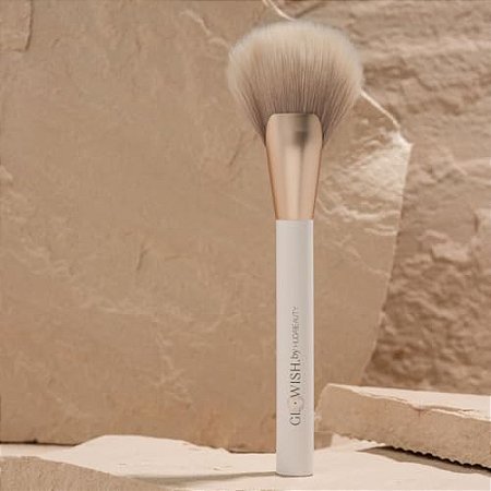Huda Beauty GloWish Airbrush Finish Brush pincel