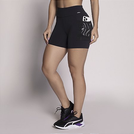 SHORTS COM BOLSO NA LATERAL E RECORTE TULE