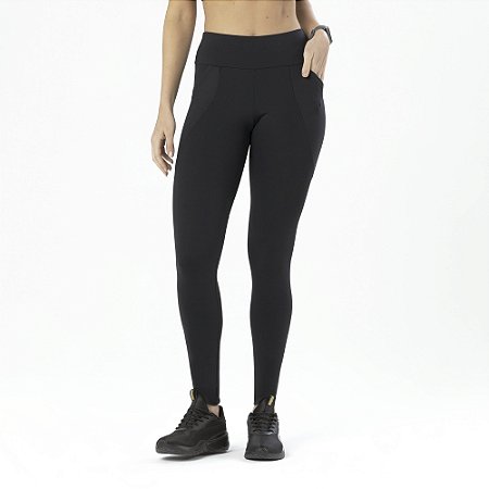 LEGGING COM BOLSO E RECORTE