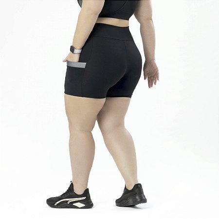 BERMUDA COM RECORTE LATERAL - PLUS SIZE