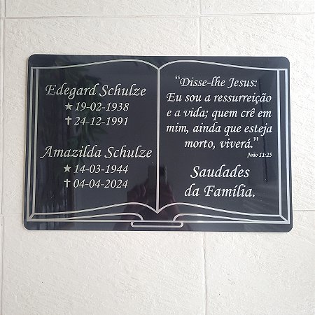 Placa Lápide para Túmulo em ACM 60x40cm Bíblia dois nomes e frase