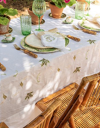 Toalha mesa linho com bordados de muguet