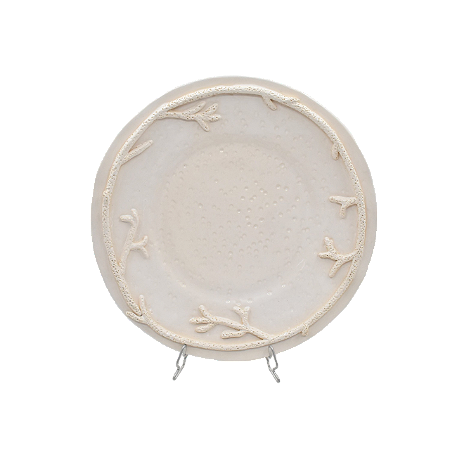 Prato raso branco com aplicação de coral branco