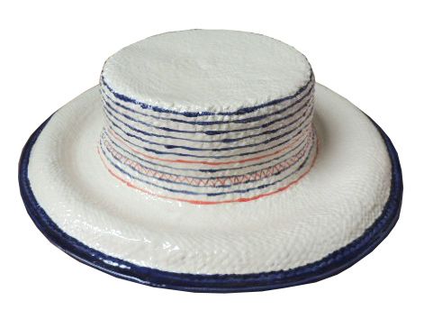 Chapéu faiança friso azul na aba e listras irregulares coral e azul Zanatta Casa
