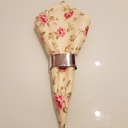 Guardanapo algodão fundo creme com rosas e flores 0,42 cm