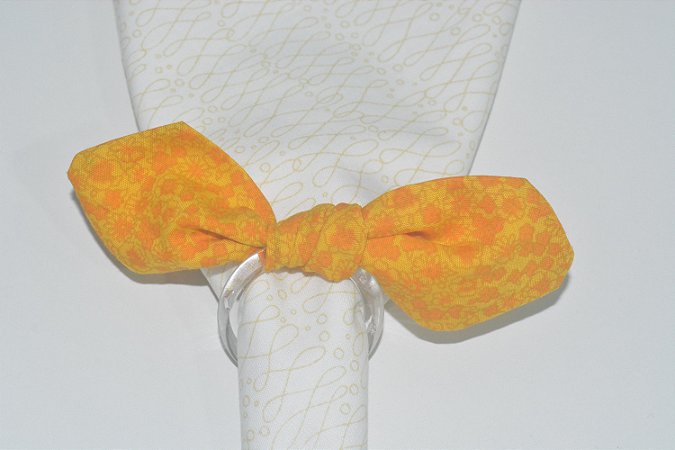 Porta Guardanapo de tecido fundo amarelo com minis florzinhas amarelo escuro