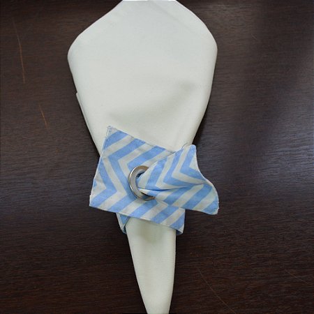Porta guardanapo de tecido chevron azul bebê
