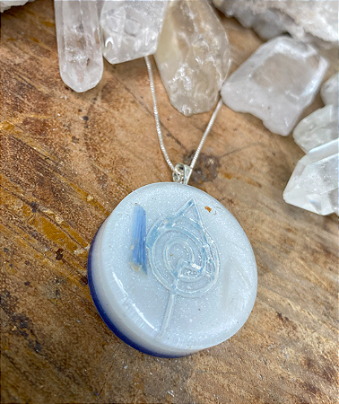 Pingente Redondo Médio (2.9 cm diametro) para Limpeza Energética com a vibração da Reprogramação Quântica Celular (RQC) Nivel 2, Colar Prateado