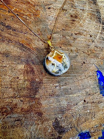 Pingente Rafinha (1.7 cm diâmetro) para limpeza energética com a vibração da Reprogramação Quântica Celular (RQC) Nível 3, Colar Dourado